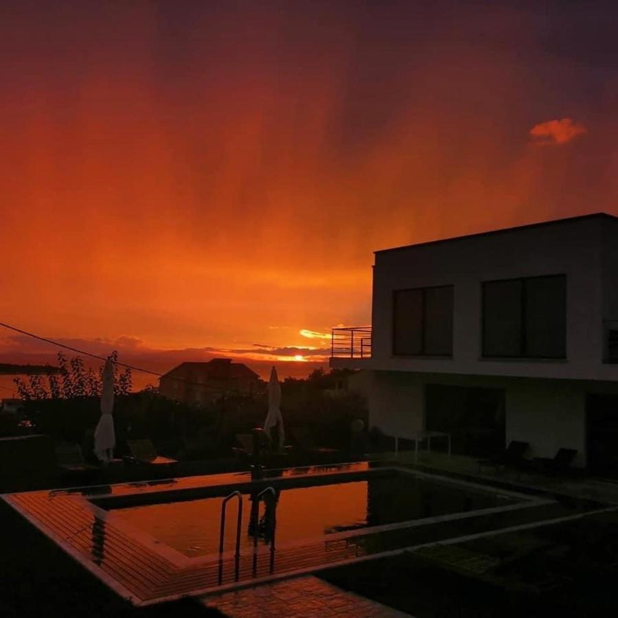 Villa Joy 4Ever Banjol Екстериор снимка